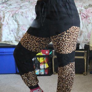 SHEIN | Slant Pocket Leopard Panel Sweatpants